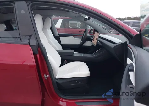 2026 Tesla Model Y Premium Rear-Wheel Drive/Standard Rear-Wheel Drive z USA, uszkodzony, nr VIN 7SAYGDED5TA433269